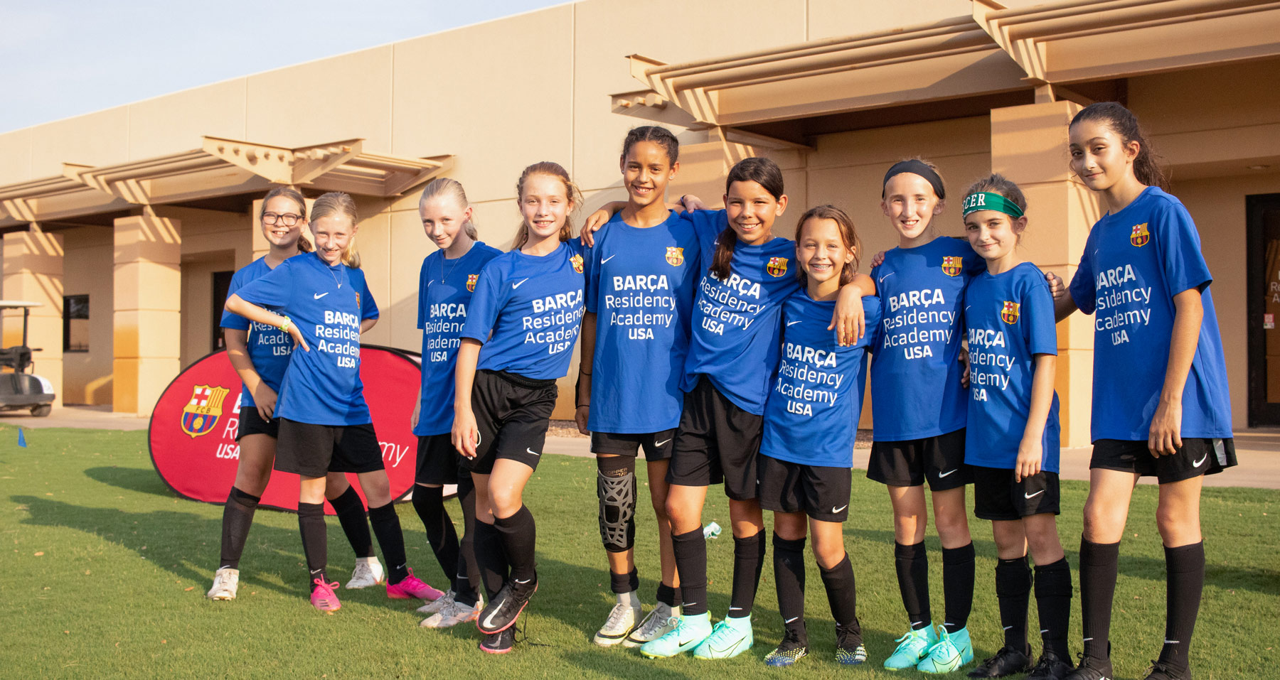 Foto de equipo del Girls Summer Camp de la Barça Residency Academy