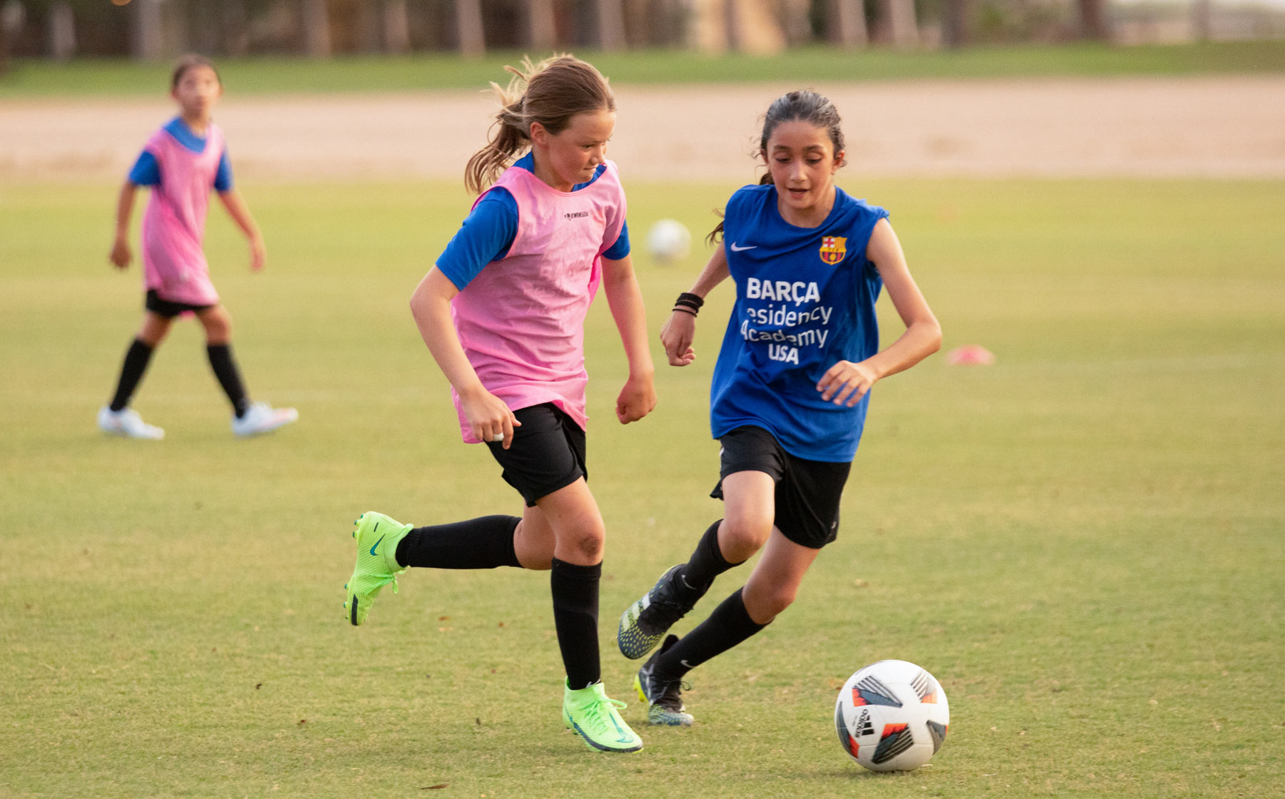 Jugadoras del campus femenino en un ejercicio de finalización